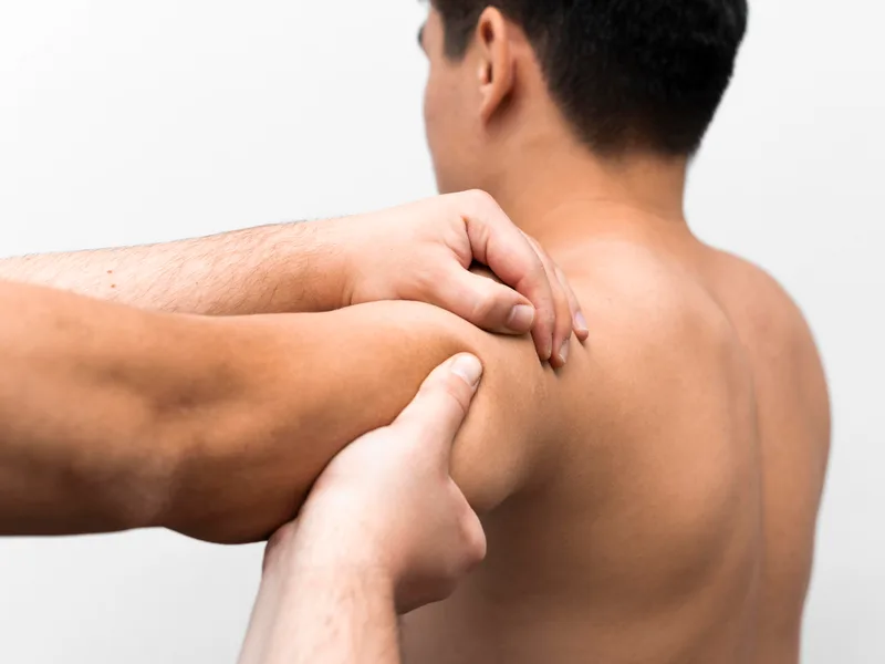 How Carlisle Spine And Wellness treats rotator cuff injury in Carlisle